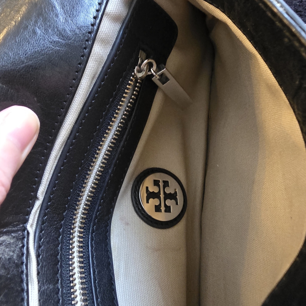 Tory Burch Black Leather Shoulder Bag - Picture 5 of 6